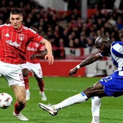 FC Porto perde em Nottingham e falha as meias-finais da Liga Europa