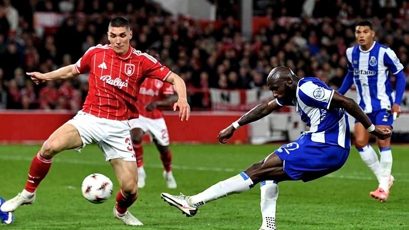 FC Porto perde em Nottingham e falha as meias-finais da Liga Europa
