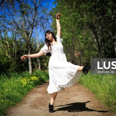 Jovens autistas encontram pertença através de dança, música e surf