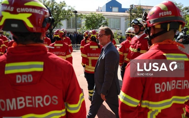 Governo promete solução nos próximos dias para dívidas do INEM aos bombeiros