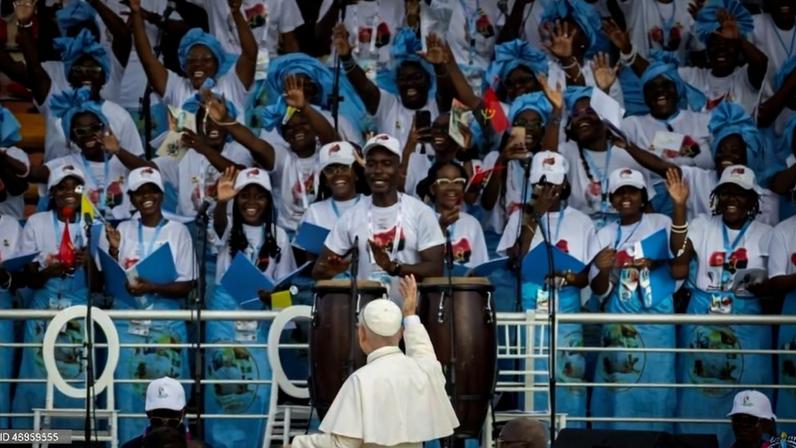 Leão XIV em Angola fala kimbundu e exorta jovens a um mundo sem guerras