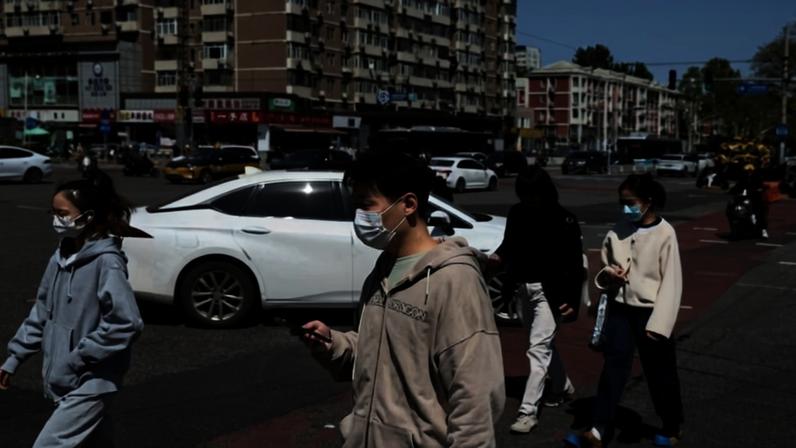 Desemprego juvenil na China sobe para 16,9%, interrompe ciclo de descidas