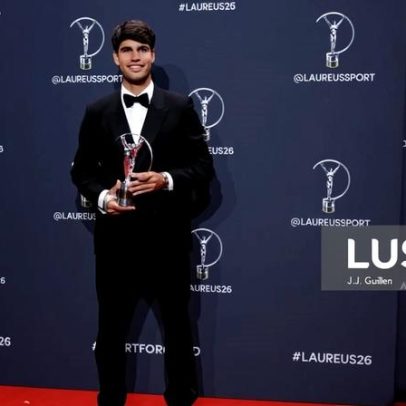 Alcaraz e Sabalenka recebem prémio Laureus