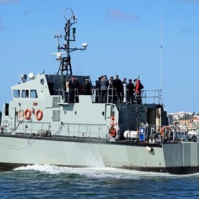 Seguro chega de lancha ao Alfeite para primeira visita à Marinha