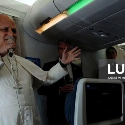 Leão XIV solicita tratar migrantes como seres humanos