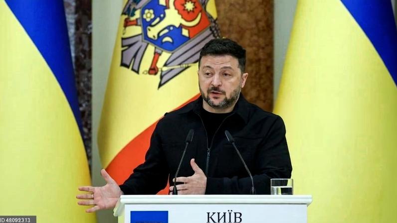 Zelensky sanciona frota fantasma russa e quem sequestrou crianças ucranianas