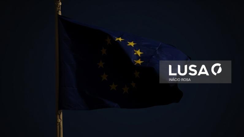 Confiança dos consumidores na UE atinge nível mais baixo em três anos em abril