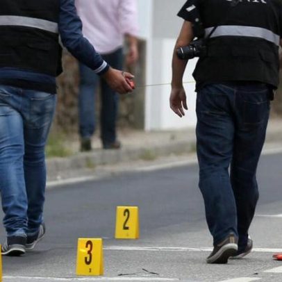 Condutora é condenada por matar homem alcoolizado que se deitou no capô