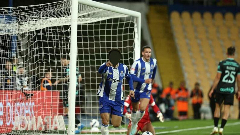 F. C. Porto vence Estoril e aumenta vantagem na liderança