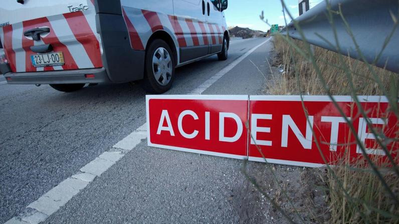 Despiste de carrinha com trabalhadores imigrantes mata paquistanês em Peniche