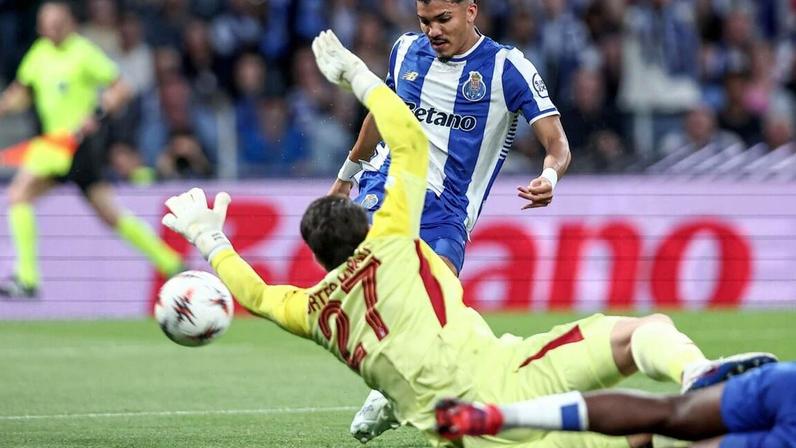 Porto empata com Nottingham na primeira mão dos quartos de final