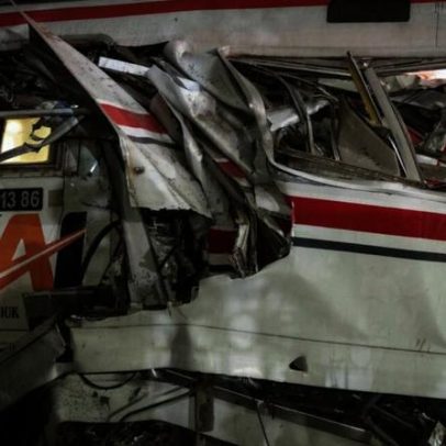 Colisão entre comboios na Indonésia deixa 15 mortos e dezenas de feridos