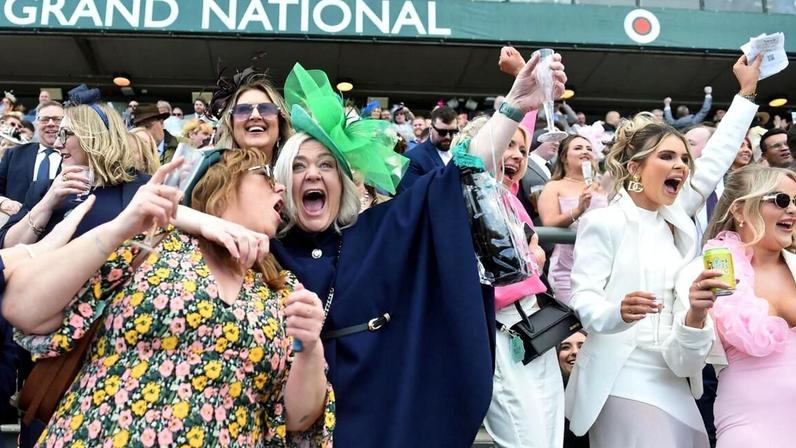 Festival de Randox celebra dia das senhoras com muitos chapéus e cavalos