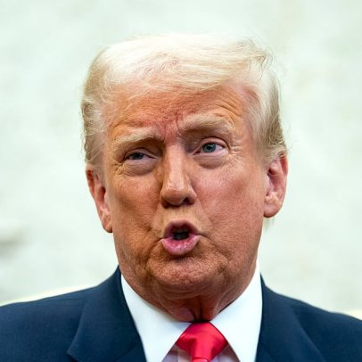 Trump anuncia acordo para cessar-fogo e reabertura do estreito de Ormuz