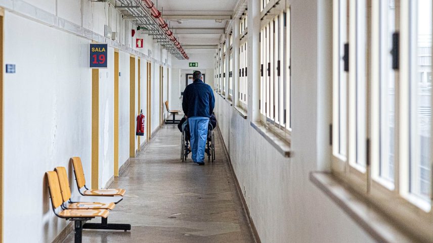 FMI alerta contenção de despesa em saúde para cumprir metas orçamentais