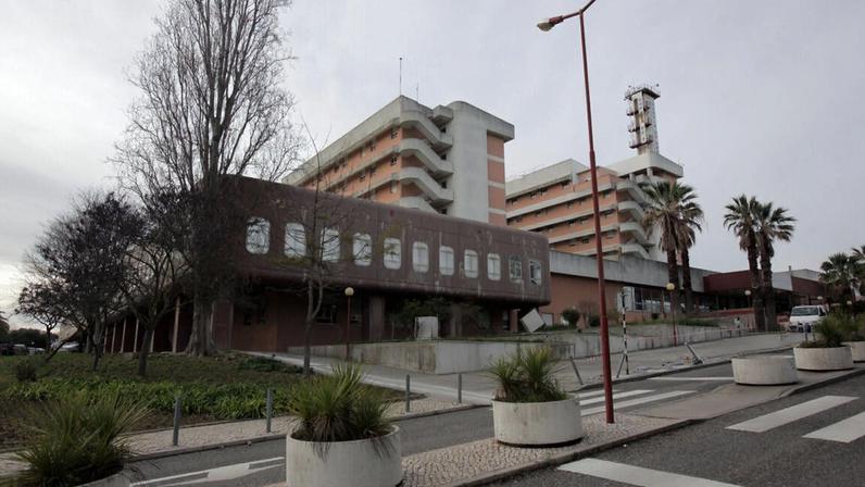 Ferido foi transportado para o hospital de Almada