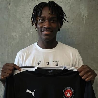 Médio guineense do Midtjylland permanece estável após ataque com faca