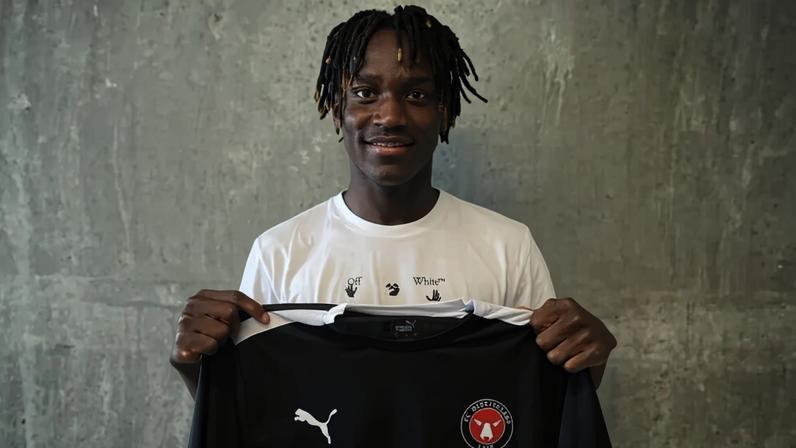 Médio guineense do Midtjylland permanece estável após ataque com faca