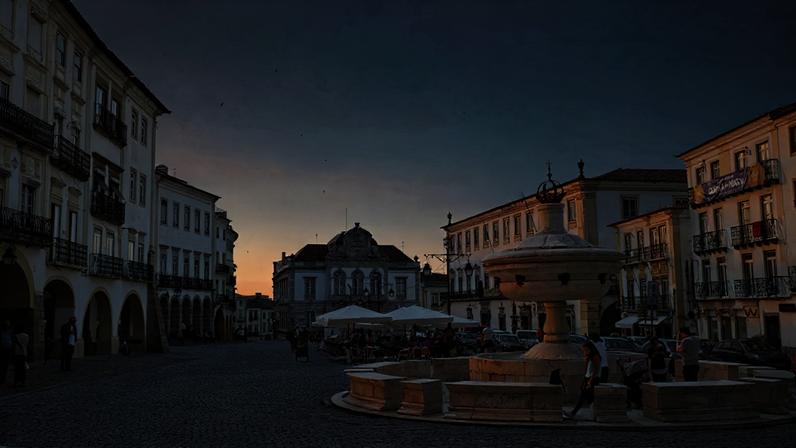 A agressão ocorreu na Praça do Giraldo, em Évora