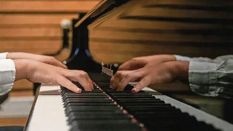 Pagamentos indevidos a 28 profissionais por cirurgias adicionais no Santa Maria