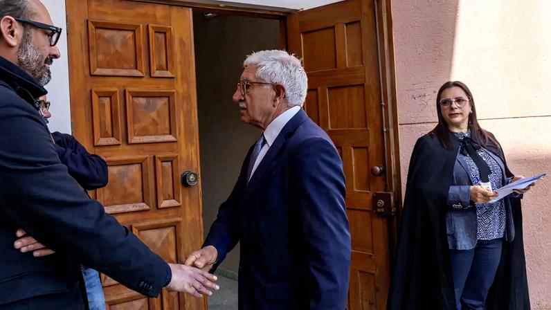 Ex-autarca de Montalegre recusa falar no início do julgamento por corrupção