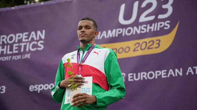 Atleta do Benfica Etson Barros sofre traumatismo cranioencefálico