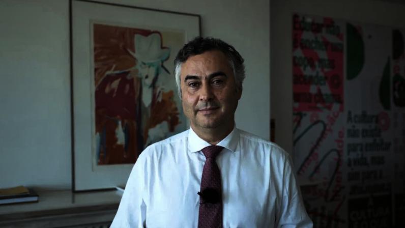 Governo discute políticas de educação com base na visão de um ministro hipotético