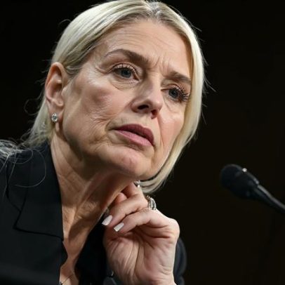 Trump demite procuradora-geral dos EUA, Pam Bondi