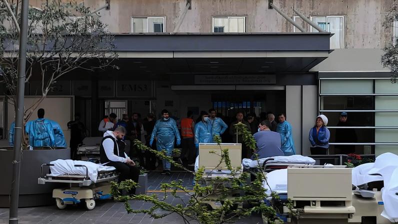 46 dias com hospitais fechados: médicos resistem aos bombardeamentos no Líbano
