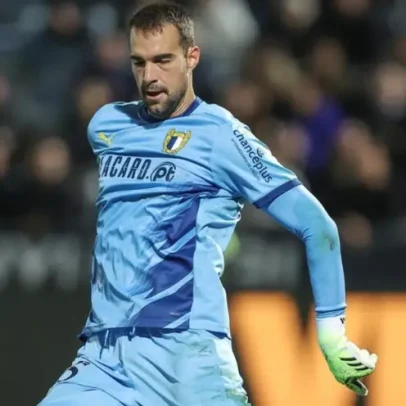 Carevic vence Diogo Costa e Hornicek e é guarda-redes do mês de março