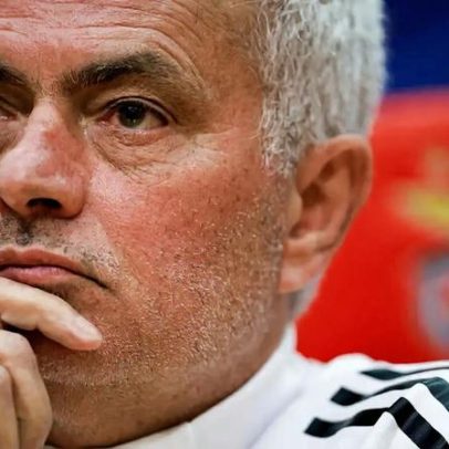 Mourinho critica Rui Costa por não receber emblema de 25 anos de sócio