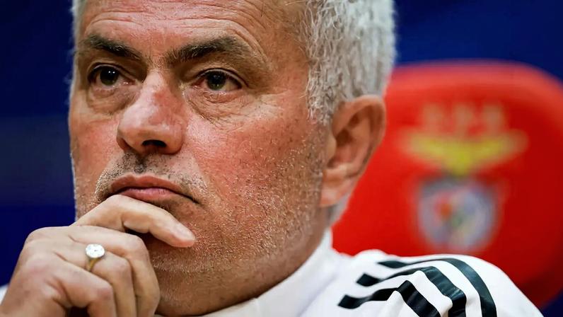 José Mourinho, treinador do Benfica