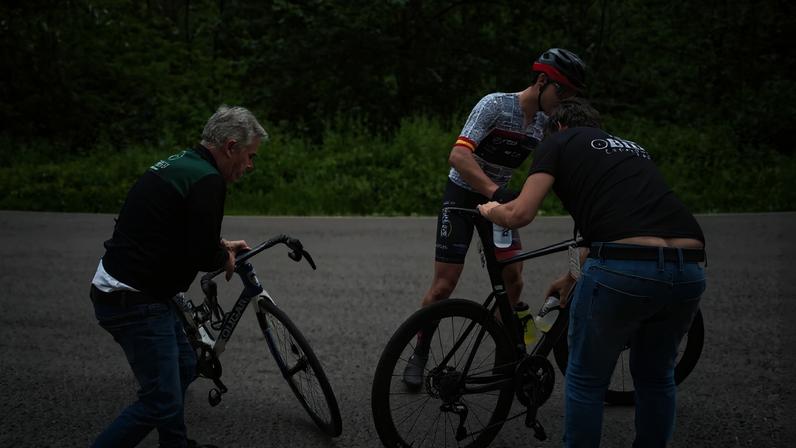 Imagem de contexto do artigo Óbidos Cycling Team com dia azarado, mas Eduardo Landaluce segue líder das Metas Volantes