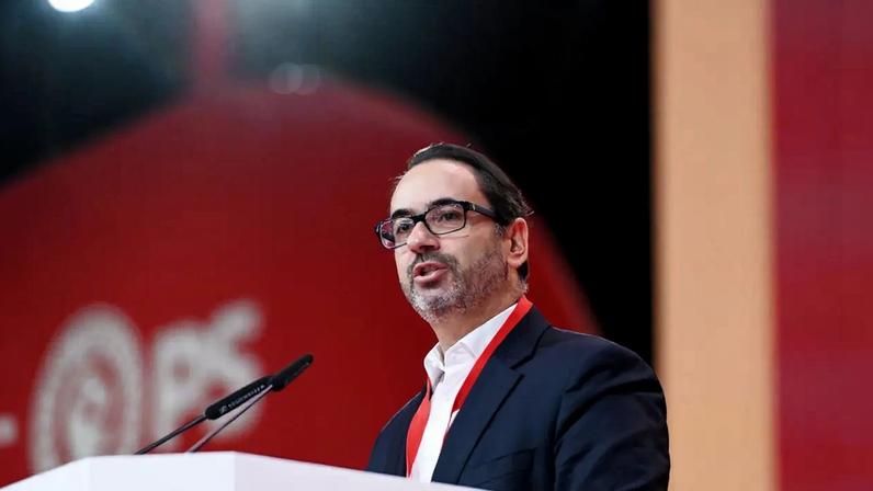 Sucessor de Mourinho também é despedido pelo Fenerbahçe