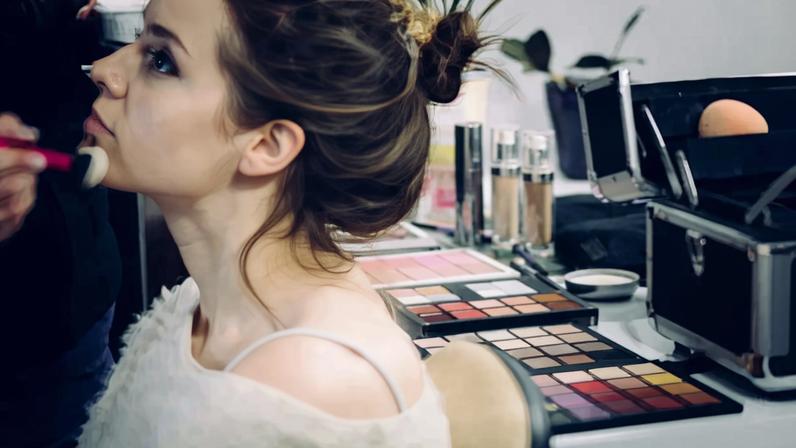 Mais de 60% cosméticos comprados fora da UE não cumprem requisitos, diz Infarmed