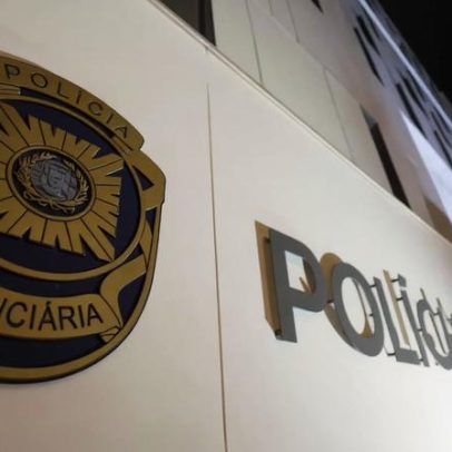 Ataques no Afeganistão atingem universidade, causando dezenas de vítimas