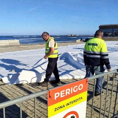 Obras começam no paredão de Moledo após registros de quedas de pedras