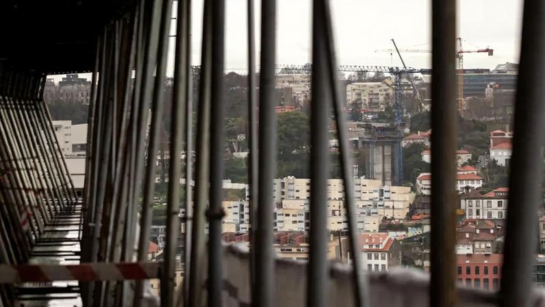 Atrasos na Linha Rubi impedem uso total de verbas PRR pelo Metro do Porto