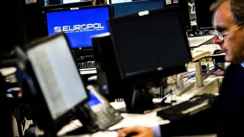 Quase 300 detidos, incluindo menores, ligados a violência por encomenda nas redes