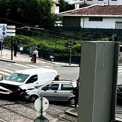 Colisão entre dois carros condiciona linha de metro em Gaia