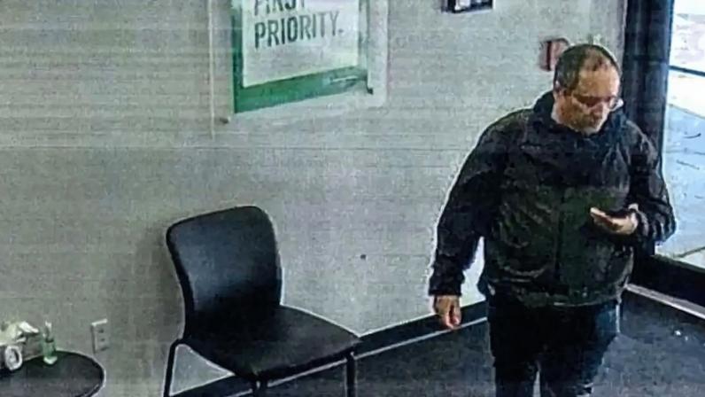Imagens de Cláudio Neves Valente captadas por videovigilância