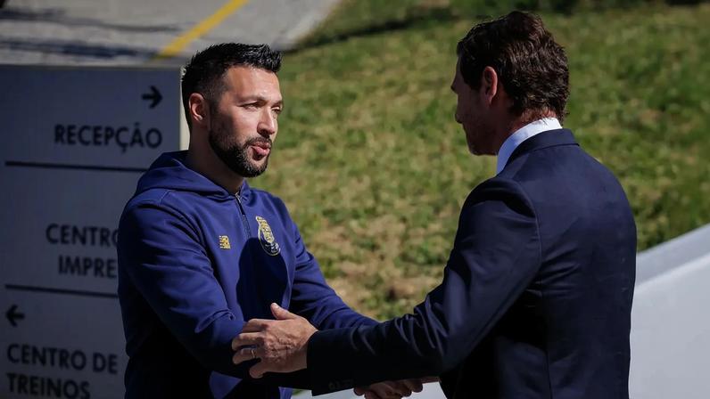 Villas-Boas recorda Farioli e o rótulo de revolucionário em França