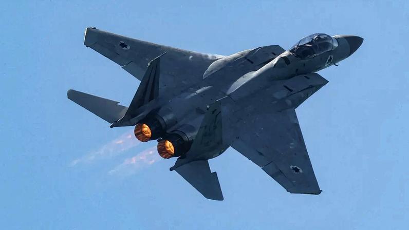 Piloto desaparecido no Irão é resgatado após ficar mais de um dia escondido na montanha