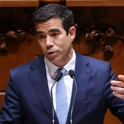 Parlamento discute alargamento dos tempos de antena e IA em campanhas