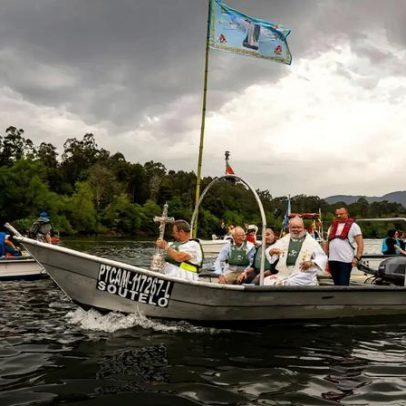 Chuva abençoa Lanço da Cruz a meio do rio Minho
