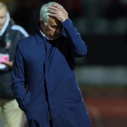 Mourinho admite ter perdido as últimas hipóteses de lutar pelo título
