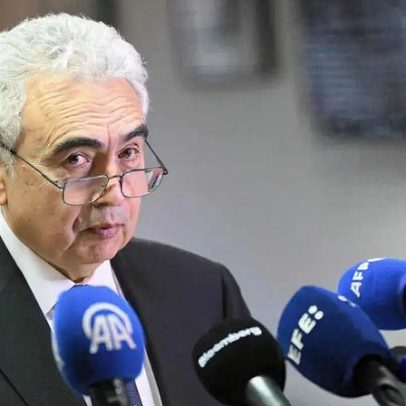 Rosalía chega à cidade com a frase "Não é teatro, não é ópera"