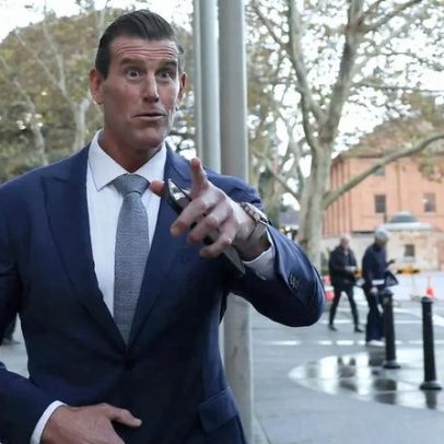 Soldado australiano condecorado acusado de crimes de guerra no Afeganistão