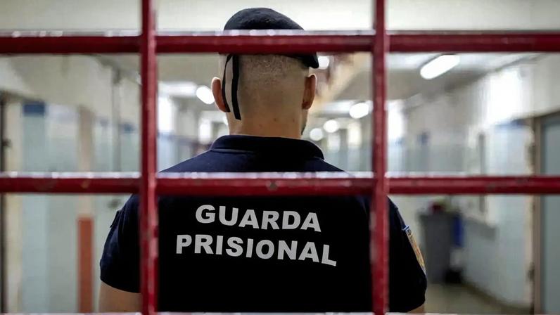 Guarda prisional foi condenado a dois anos de prisão
