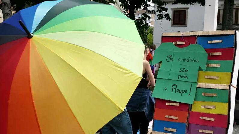 Quase 30 mil assinam petição contra a legalização de terapias de conversão